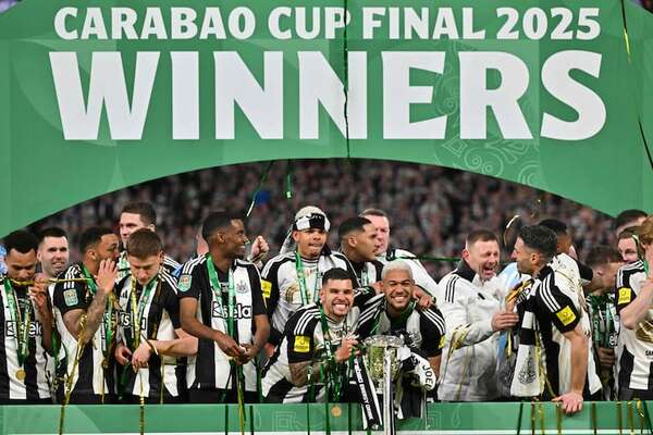 Almirón, campeón con el Newcastle - Fútbol Internacional - ABC Color