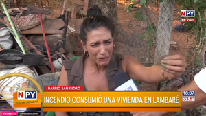 Joven madre pide ayuda tras incendio total de su vivienda en Lambaré