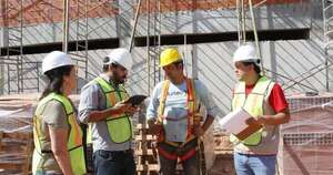 La Nación / Albañiles empíricos fueron certificados