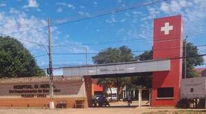 Madre da a luz en el pasillo de un hospital