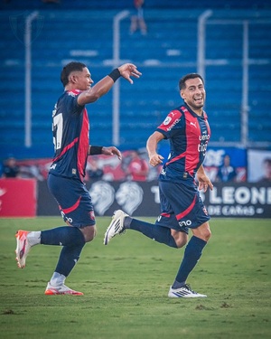 El Ciclón vuelve a sumar de a tres: venció por 2-0 a Ameliano - trece