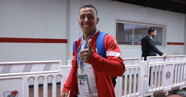 Versus / "Kaku" Romero llegó con ganas de dar una alegría a todo un país