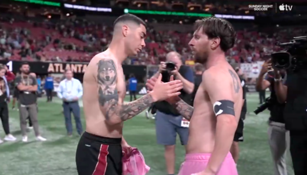 Versus / El afectuoso saludo entre Miguel Almirón y Lionel Messi en la MLS