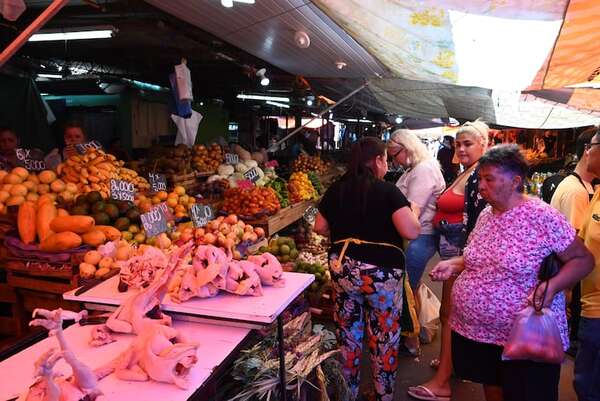 Mercado 4 de Asunción: precios impactan en el bolsillo de los consumidores - Nacionales - ABC Color