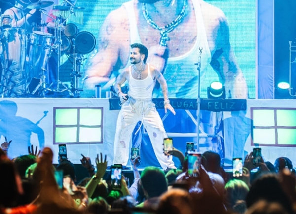 Con amor y euforia: Así recibió su “tribu” a Camilo en Paraguay