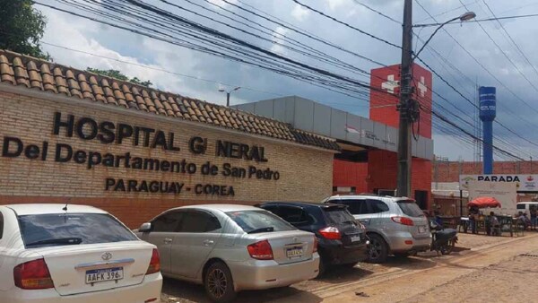 Una mujer dio a luz en el pasillo de un hospital de San Pedro