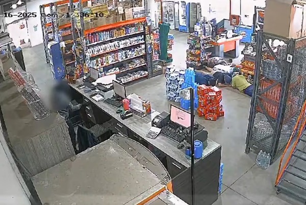 Violento asalto en local de J. Augusto Saldívar deja aterrados a clientes y empleados - ADN Digital