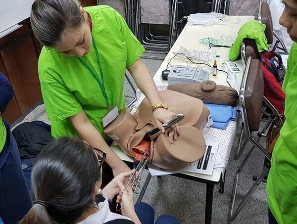 Presidente del Cones habla de medidas para regular el auge de extranjeros en las carreras de medicina · Radio Monumental 1080 AM