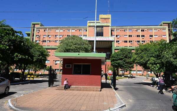 Controlan principio de incendio en zona del Hospital Militar - Nacionales - ABC Color