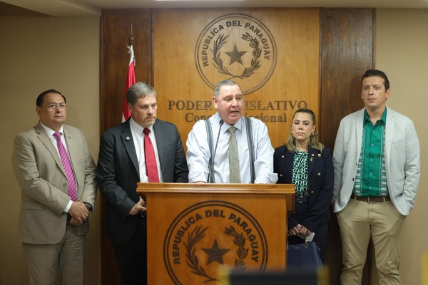 Desafuero de Abdo no se estudiará este miércoles y lo convocan ante Comisión para el 1 de abril