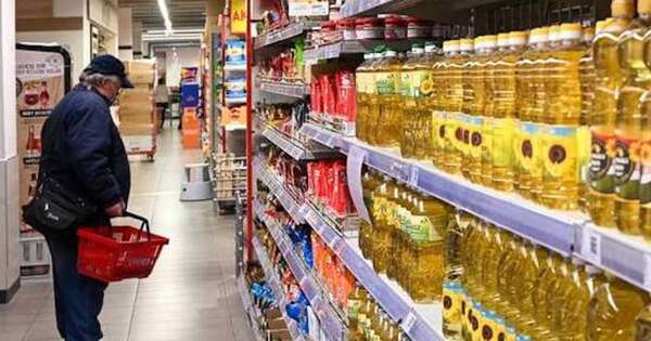 La Nación / Confianza del consumidor sigue en zona de optimismo pese a leve reducción en febrero