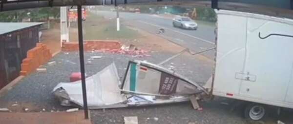 Video: camión perdió los frenos y causó un accidente fatal en Itá - Policiales - ABC Color