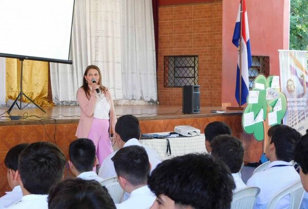 300 estudiantes de Hernandarias participaron del Programa “El Juez que yo quiero”