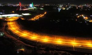 Nuevo sistema de iluminación marca avance del Corredor Metropolitano del Este