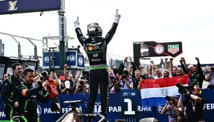 Día inolvidable para Joshua Duerksen: Victoria en Australia y encuentro con Lewis Hamilton