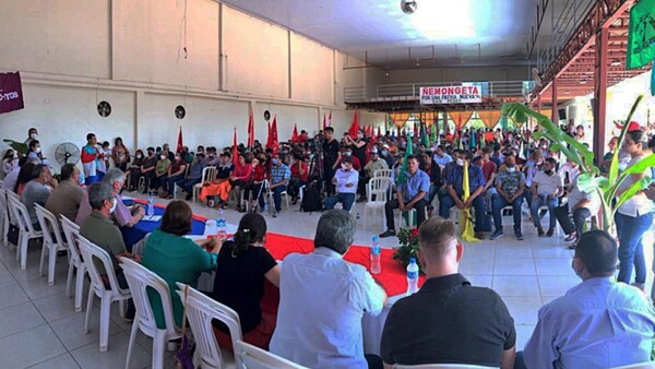 FG se fractura y la izquierda se reagrupa en dos espacios