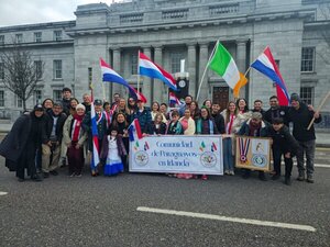 La Comunidad de Paraguayos en Irlanda celebra su cultura en el Desfile de San Patricio en Cork - Portal Digital Cáritas Universidad Católica