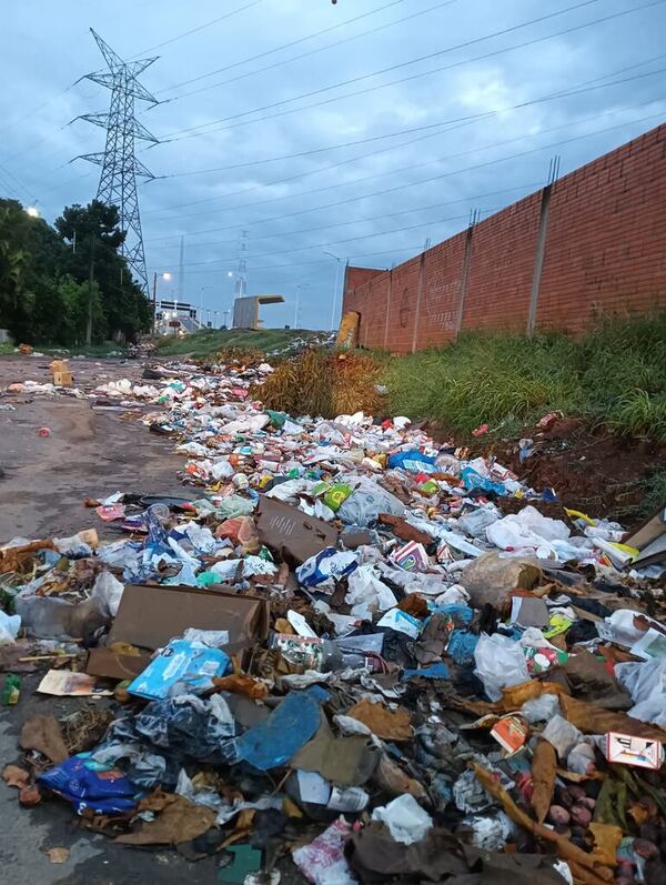 Asunción: basural en las inmediaciones del puente Héroes del Chaco - Nacionales - ABC Color