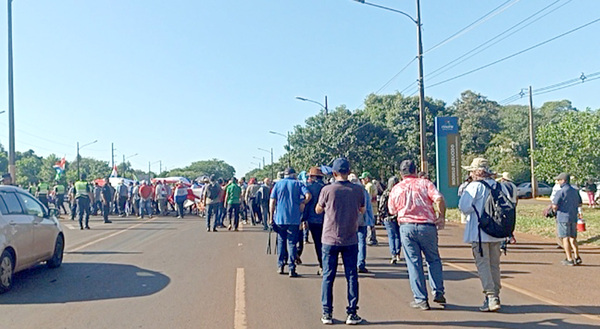 Hernandarias: reacción de vecinos consiguió restablecer la circulación por la Ruta PY07 - La Clave