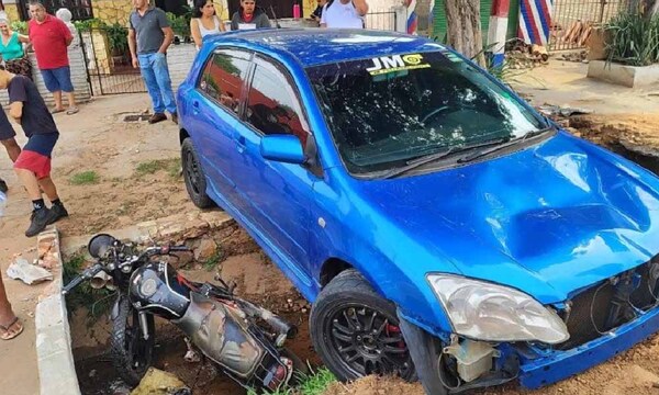 Realizó maniobra indebida, perdió el control y mató a dos personas en Guarambaré – Prensa 5