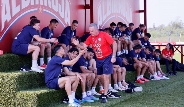 Versus / El plantel albirrojo para las fechas 13 y 14: radiografía completa
