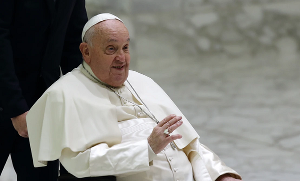El papa Francisco ya puede respirar sin ayuda “en momentos puntuales del día” - Noticiero Paraguay
