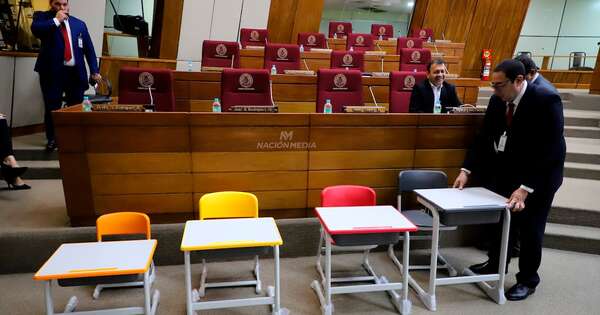 Diario HOY | Muestran pupitres que compró Itaipú y explican qué factor influyó en la adjudicación