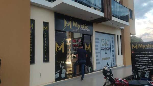 Roban dinero en efectivo, celulares y varios accesorios en asalto a una tienda en Pedro Juan - Policiales - ABC Color