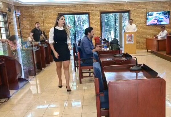 “Perritos” de Prieto dejan sin quórum sesión para no debatir sobre los robos con buses eléctricos y lomadas