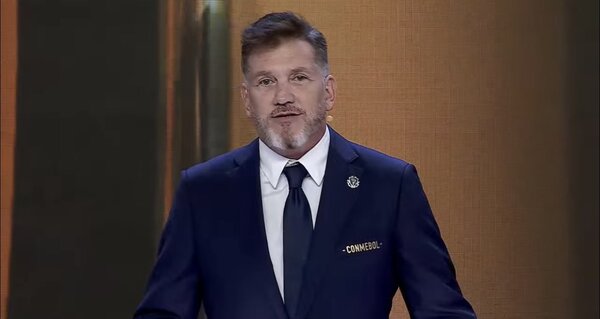 Piden renuncia del presidente de Conmebol y este presenta disculpas