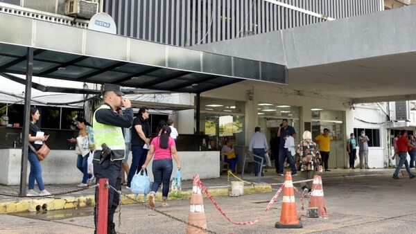 Sorprenden a dos hermanas descuidistas en el Hospital Central del IPS