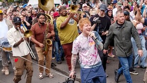 Ed Sheeran presenta canción inédita durante concierto