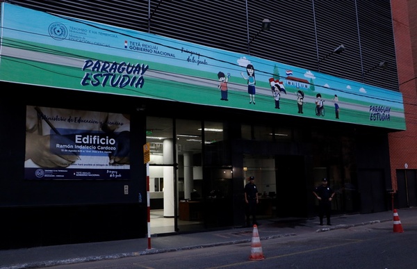 Fueron imputados 11 docentes por presentar títulos no auténticos en concurso del MEC - Unicanal
