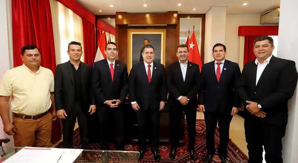 Denuncian que el Intendente de Vaquería no respeta la Junta Municipal - Noticiero Paraguay