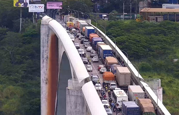 Despacho menor en crisis: afectados advierten que bloquearán el Puente - La Clave