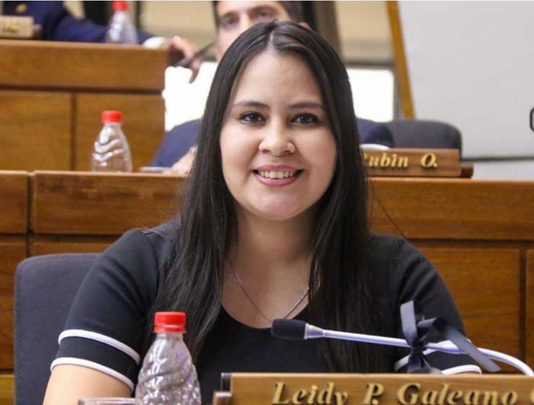 Parlamentaria afirma que Cubas la marginó del partido - La Clave