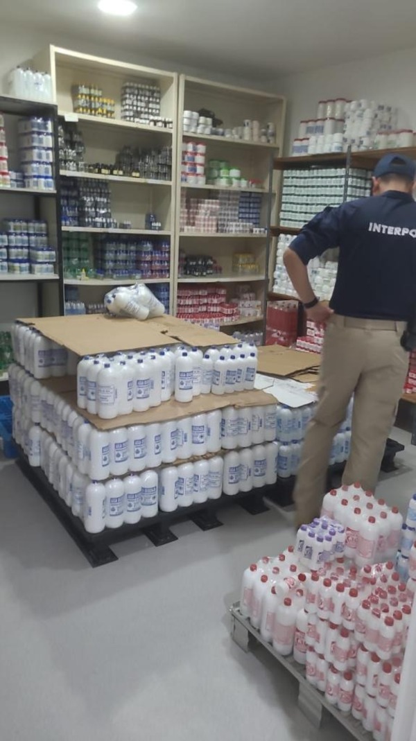 Fiscalía allana «laboratorio clandestino» e incauta gran cantidad de medicamentos falsificados
