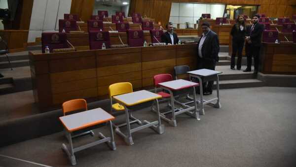 Zacarías sobre mobiliarios para el MEC: “Lamentablemente, esto se convirtió en una cuestión política y no técnica” - Unicanal
