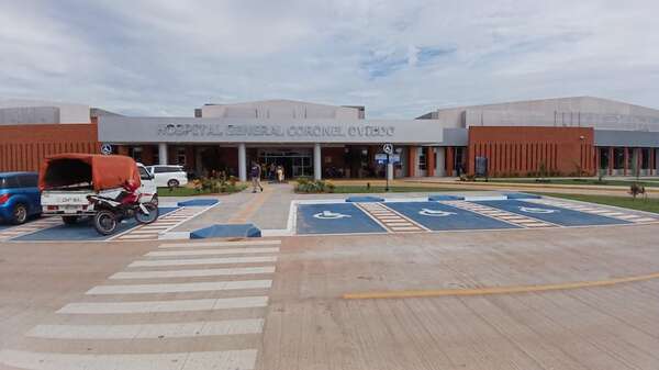 Salud anuncia entrega de medicamentos al Hospital General de Coronel Oviedo, pero pacientes siguen comprando en farmacias privadas - Nacionales - ABC Color