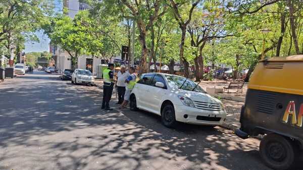 Operativo contra cuidacoches movilizará a 60 inspectores para juego entre Paraguay y Chile