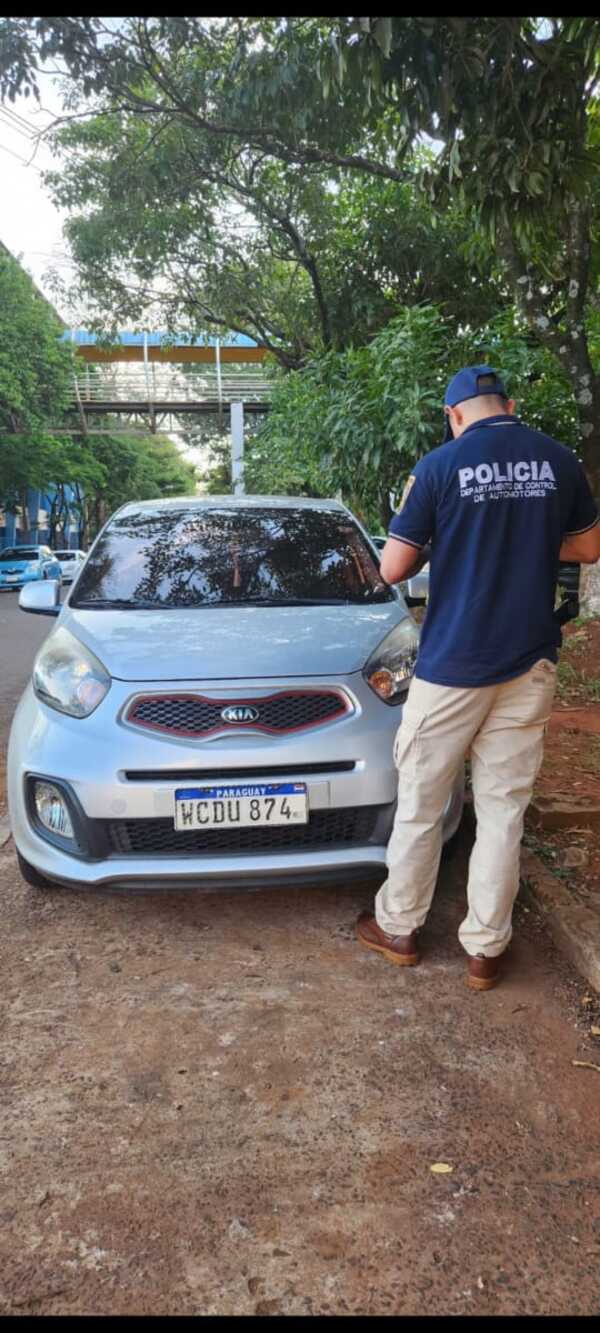 Recuperan vehículo robado y detienen a una mujer tras investigación policial