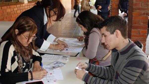 Abren postulaciones para renovar Becas de Educación Superior 2025 - .::Agencia IP::.
