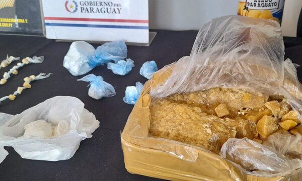 Ñemby: incautan armas y drogas en vivienda allanada