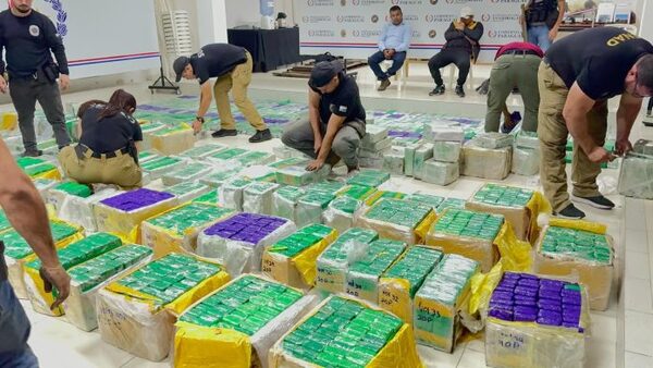 Ómnibus con 1.667 kilos de marihuana fue incautado en Caacupé y hay dos detenidos - El Trueno