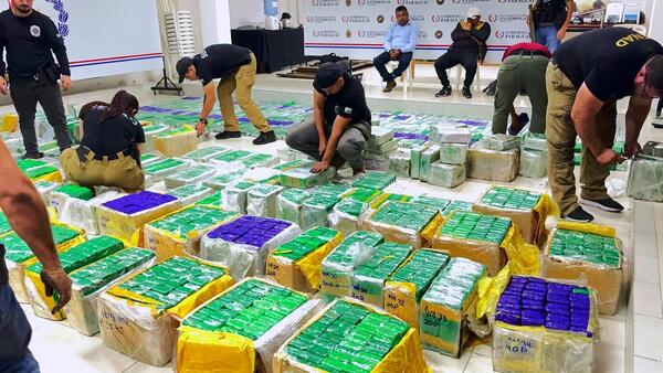 Incautan "narco-bus" con 1.600 kilos de marihuana •