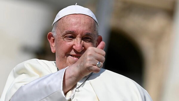 El papa Francisco escribe desde el hospital que muchos jóvenes sufren una "crisis de identidad"