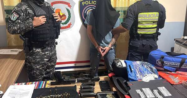 Diario HOY | Merodeaba colegio en vehículo blindado y huyó de la Policía: tenía armas en su poder