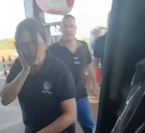 Video: Prepotente abogado abofeteó a inspectora del INTN durante control en Santa Rita - ADN Digital