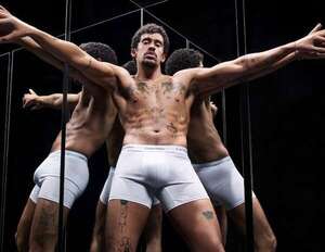 Bad Bunny revoluciona las redes con sus fotos para Calvin Klein - Gente - ABC Color