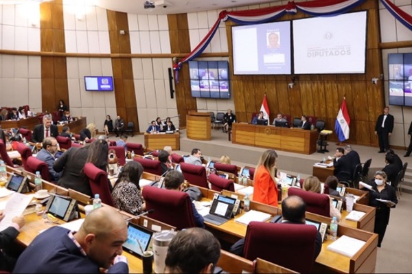 Diputados aprueban ley para formalizar contratos futbolísticos